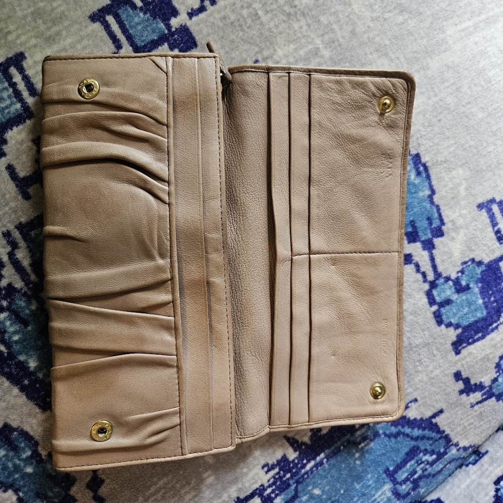 Prada Double Snap Nappa Gauffre'a Wallet Cipria Light Pink Luxury Neutral Italy - Picture 9 of 16